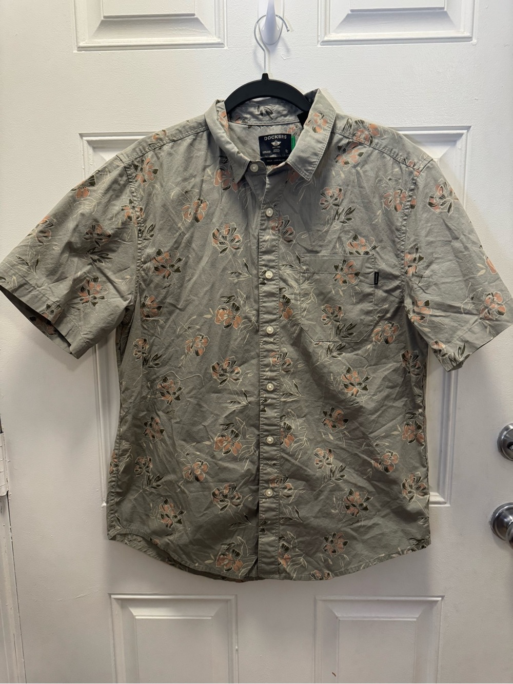 Dockers Short-Sleeve Floral Button-Down Shirt in Green Gray and Peach 0508